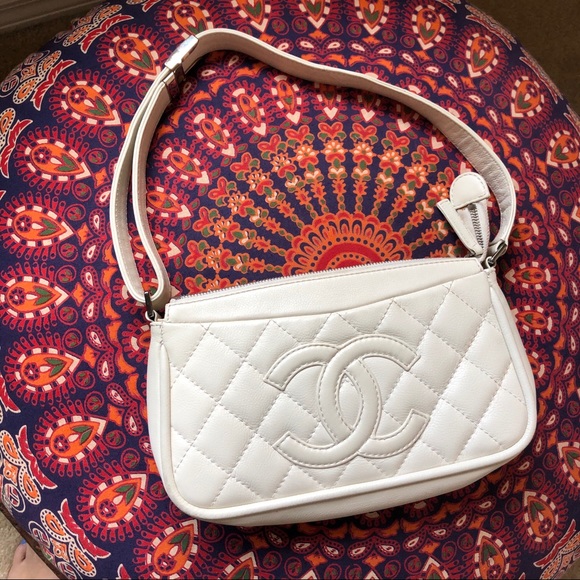 chanel classic quilted handbag